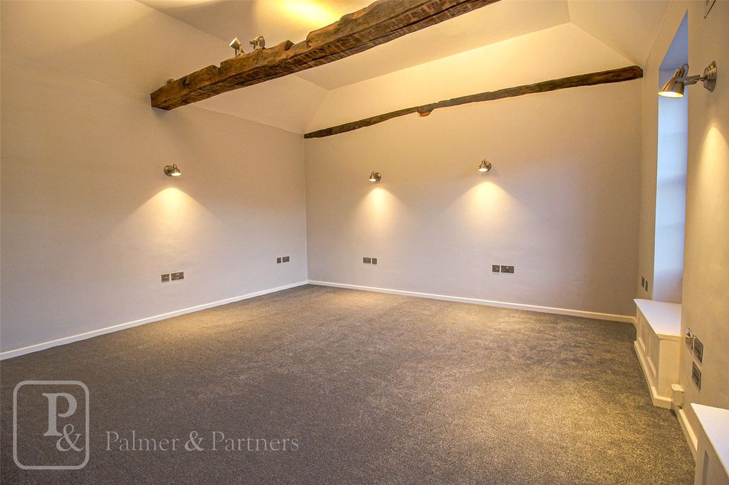 Property photo 1 of 14 Living Room