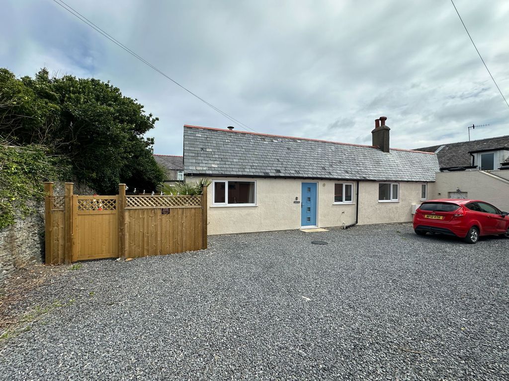 Property photo 2 of 11