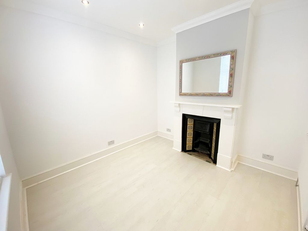 Property photo 3 of 16 1