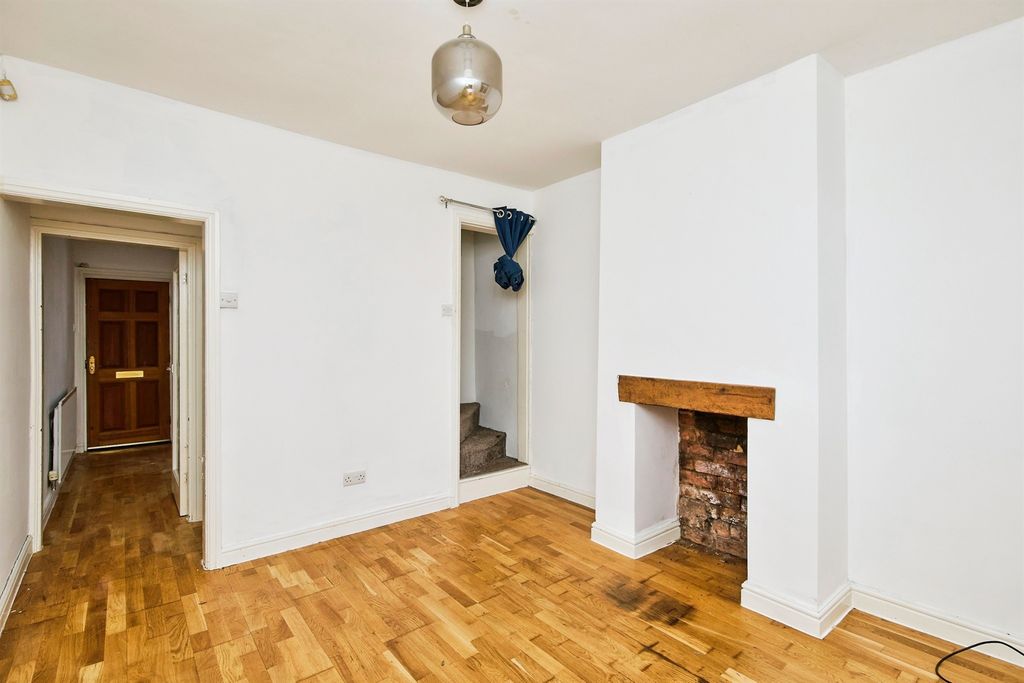 Property photo 3 of 14