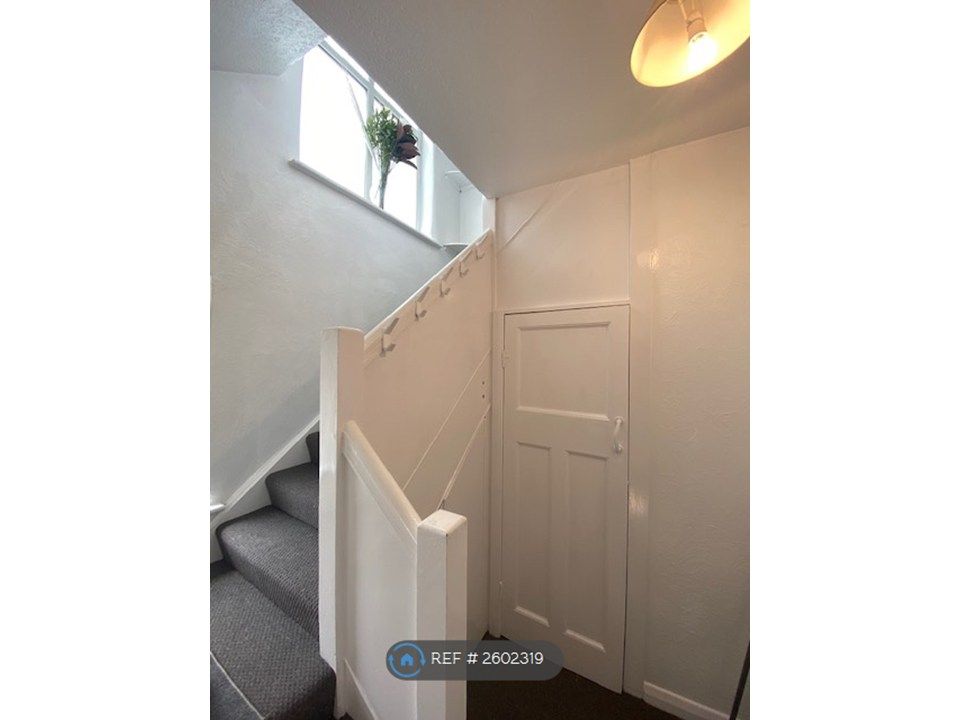 Property photo 3 of 20 Hallway