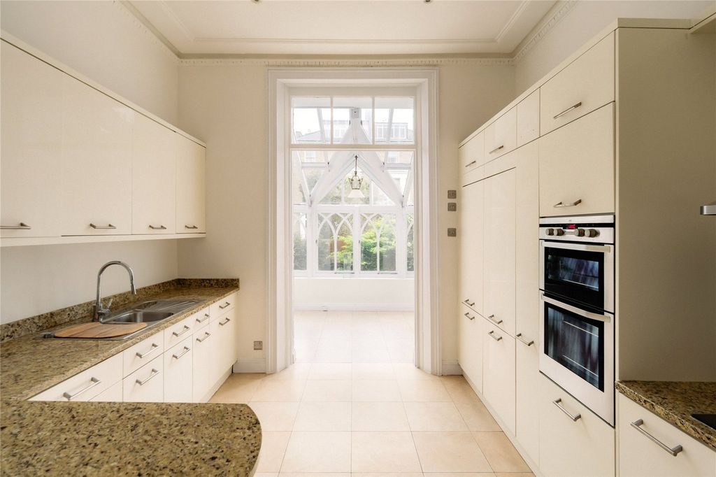 Property photo 3 of 21 Kitchen