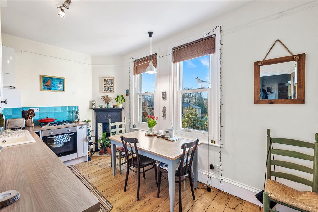 Property photo 3 of 16 Flat 3, 5 York Avenue Less Than 3Mb-15.Jpg