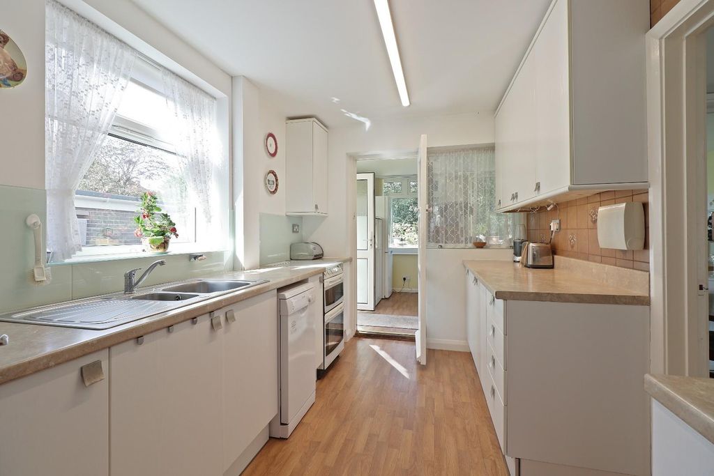 Property photo 3 of 35 Kitchen