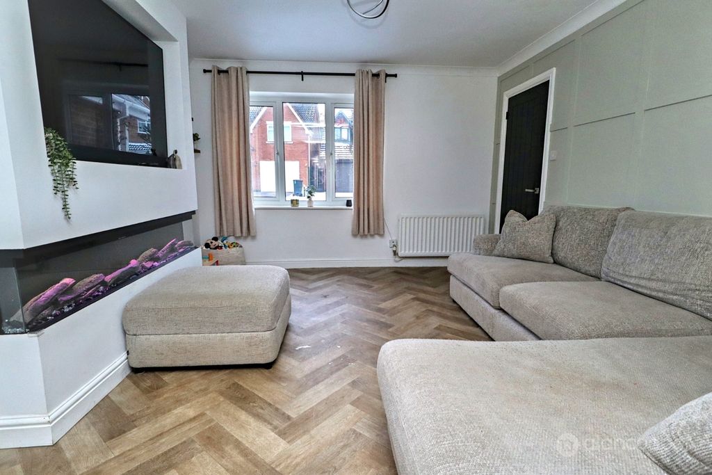 Property photo 3 of 29 4082423