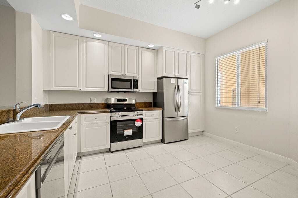 Property photo 3 of 31 <Alttext/>
