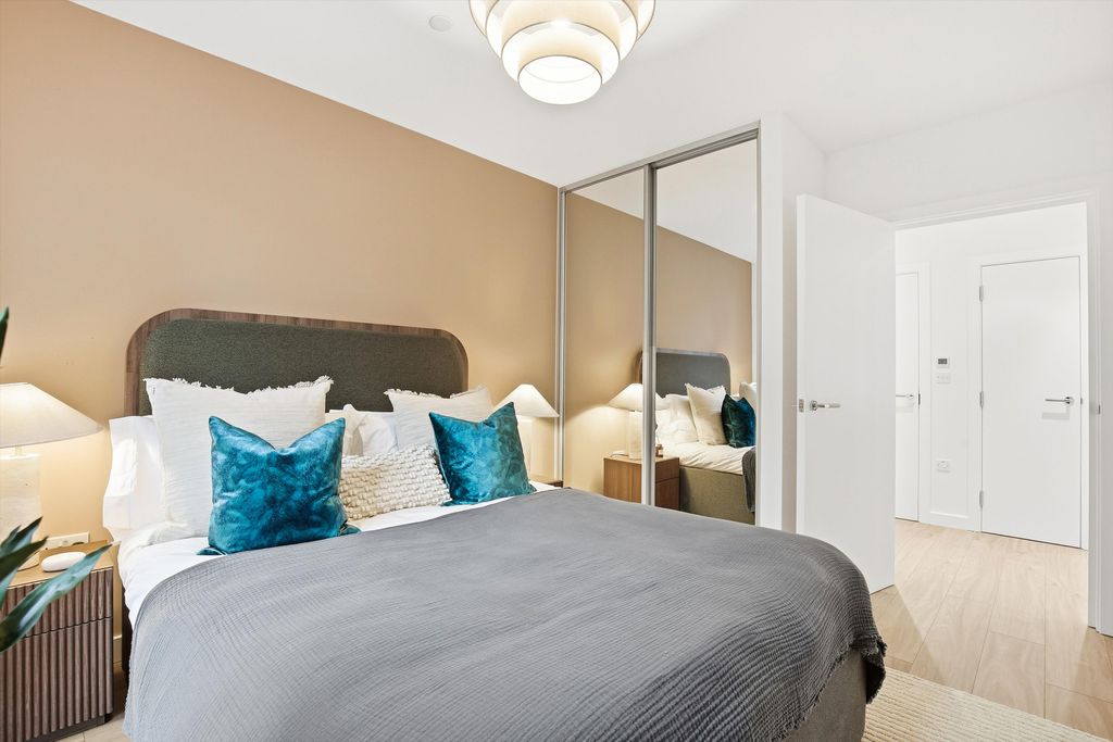 Property photo 1 of 19 Image