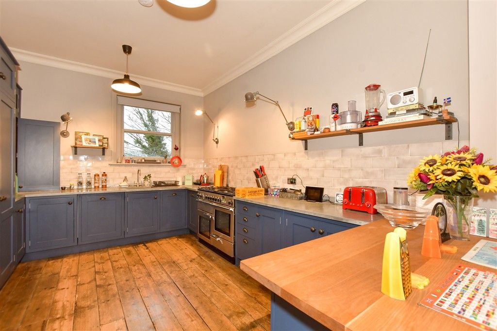 Property photo 2 of 15 Kitchen