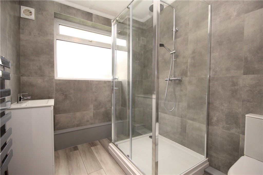 Property photo 3 of 7 Bathroom