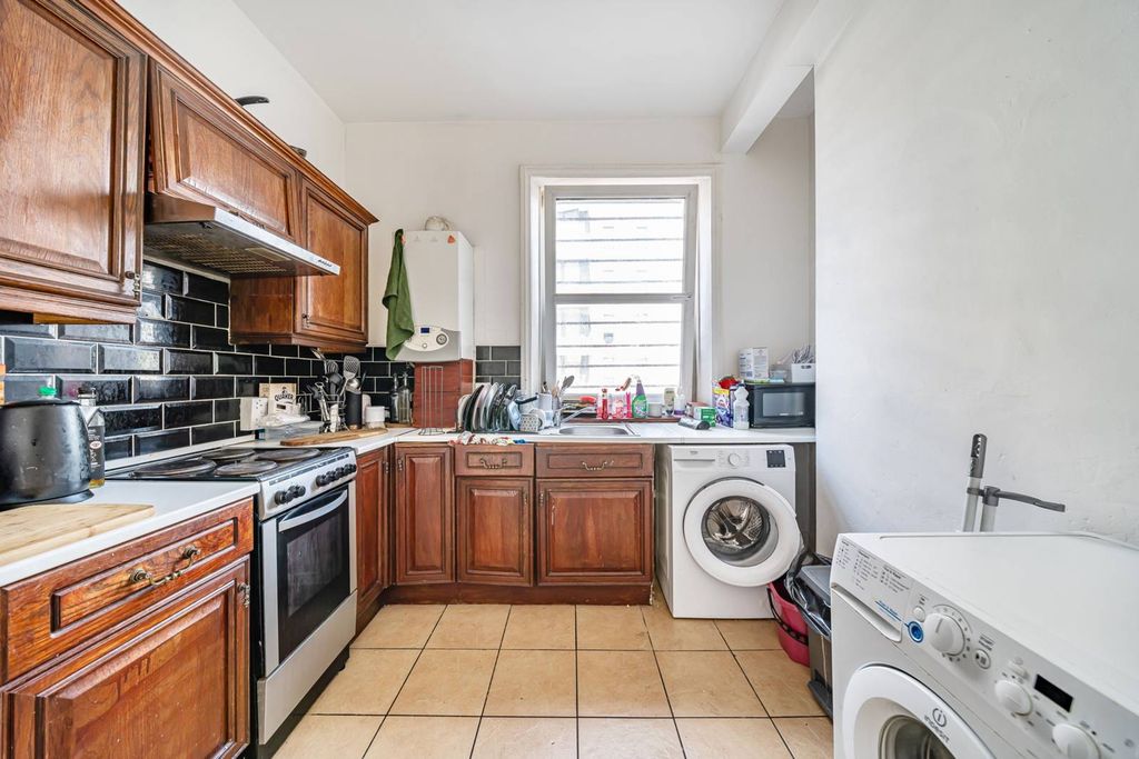 Property photo 3 of 11