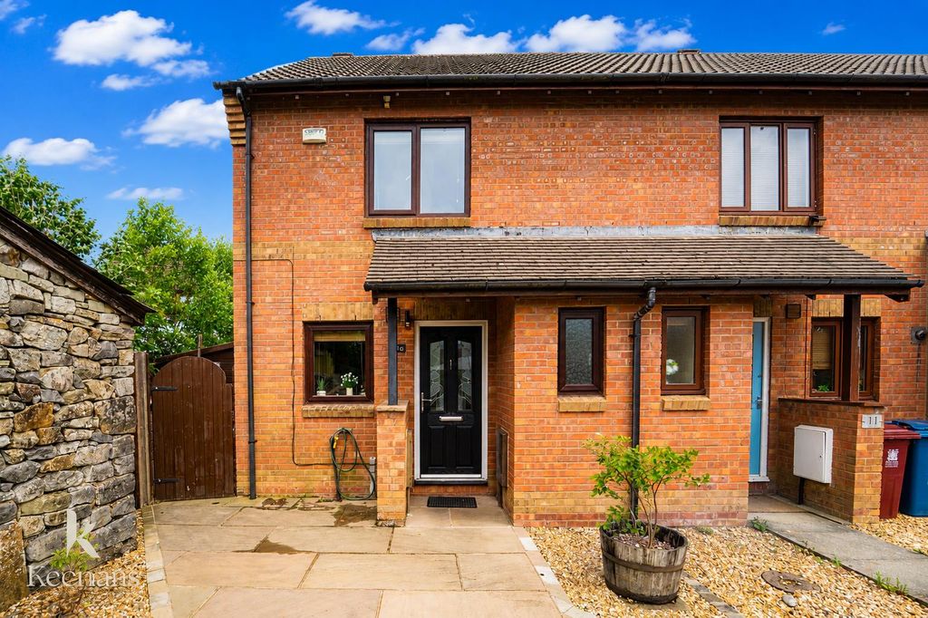Property photo 1 of 20 Oak Close-20.Png