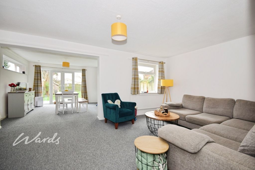 Property photo 3 of 14 Lounge (2)