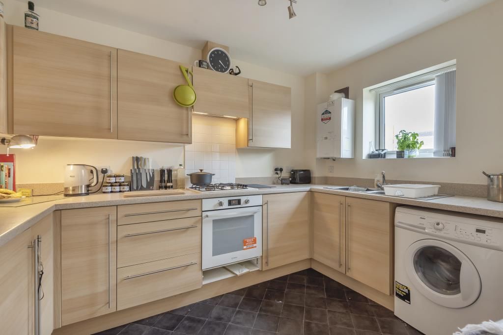 Property photo 3 of 7 Kitchen
