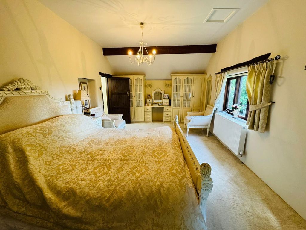 Property photo 2 of 48