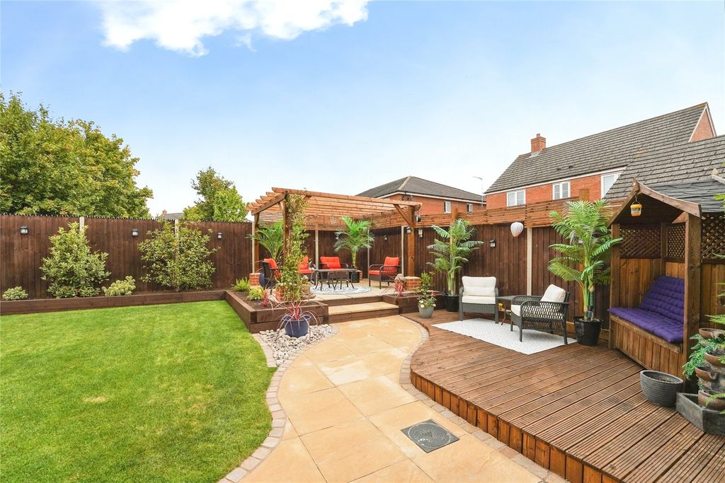 Property photo 2 of 28 Picture No. 36