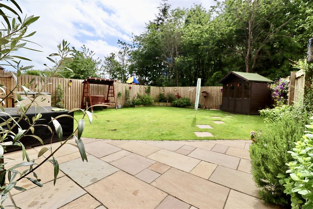 Property photo 2 of 18