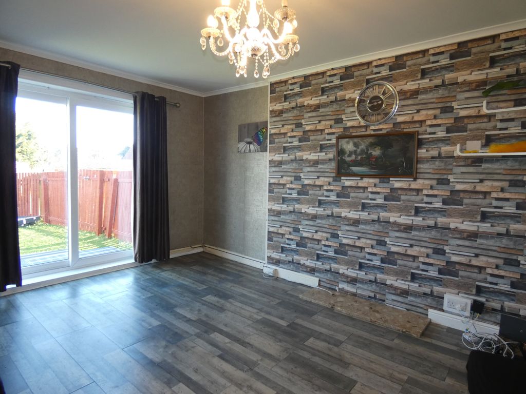 Property photo 3 of 20 Lounge