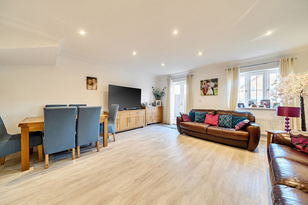 Property photo 2 of 20 1418874-11-699F4E...