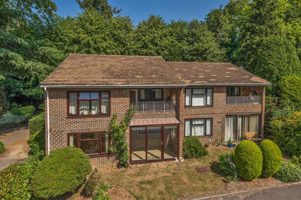 Property photo 1 of 8