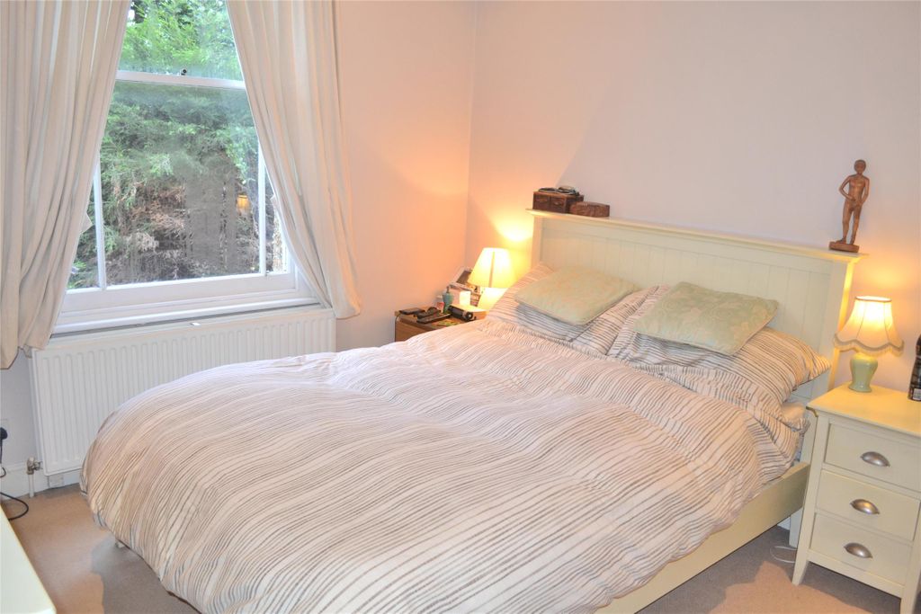 Property photo 3 of 9 Main Bedroom
