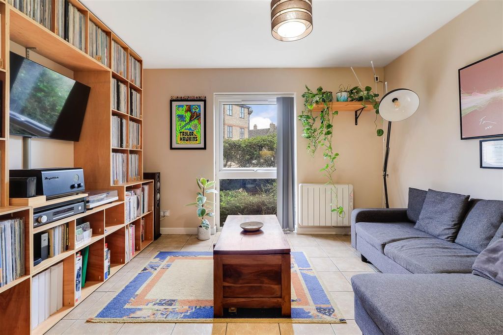 Property photo 3 of 11