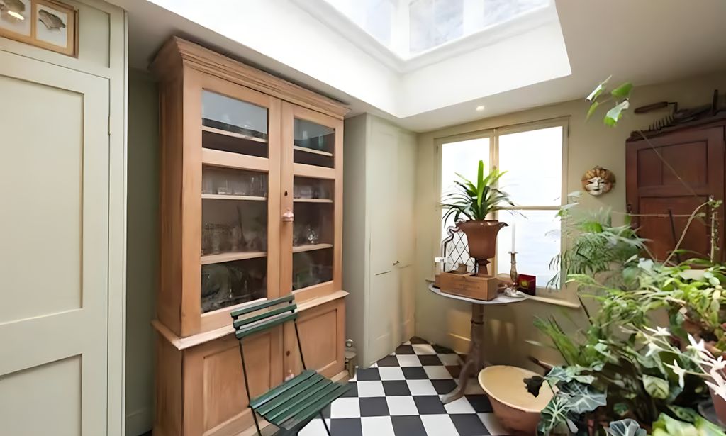 Property photo 3 of 4