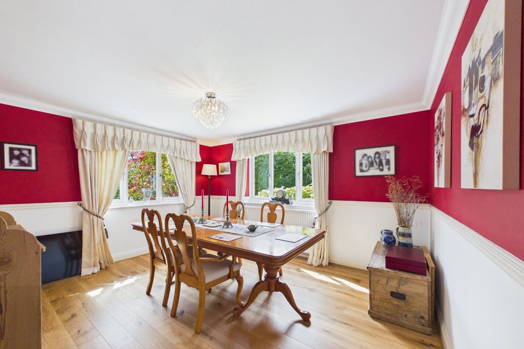 Additional image 5 of 6 bed detached house for saleHighway, Crowthorne, Berkshire RG45