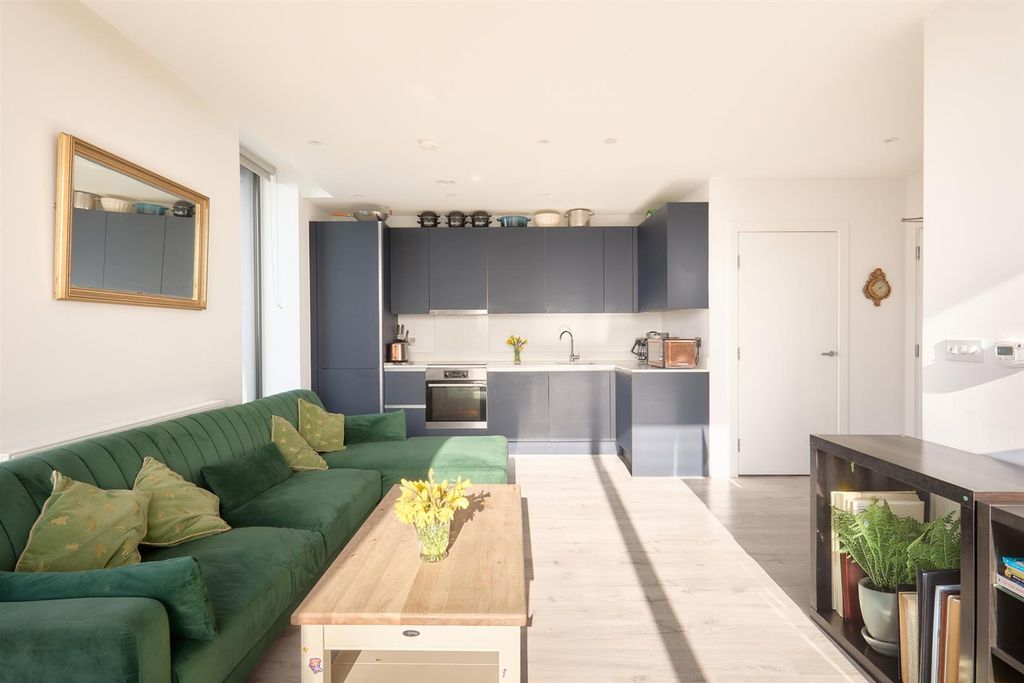 Property photo 3 of 31