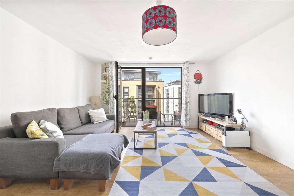 Property photo 3 of 12 Reception/Dining