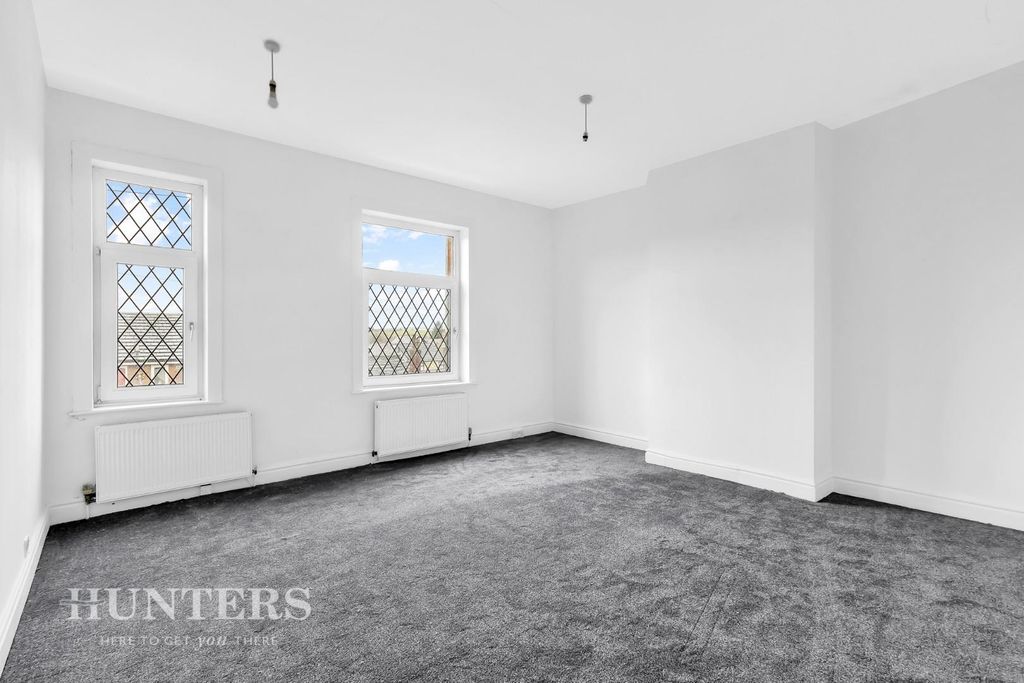 Property photo 3 of 18 Bedroom 1