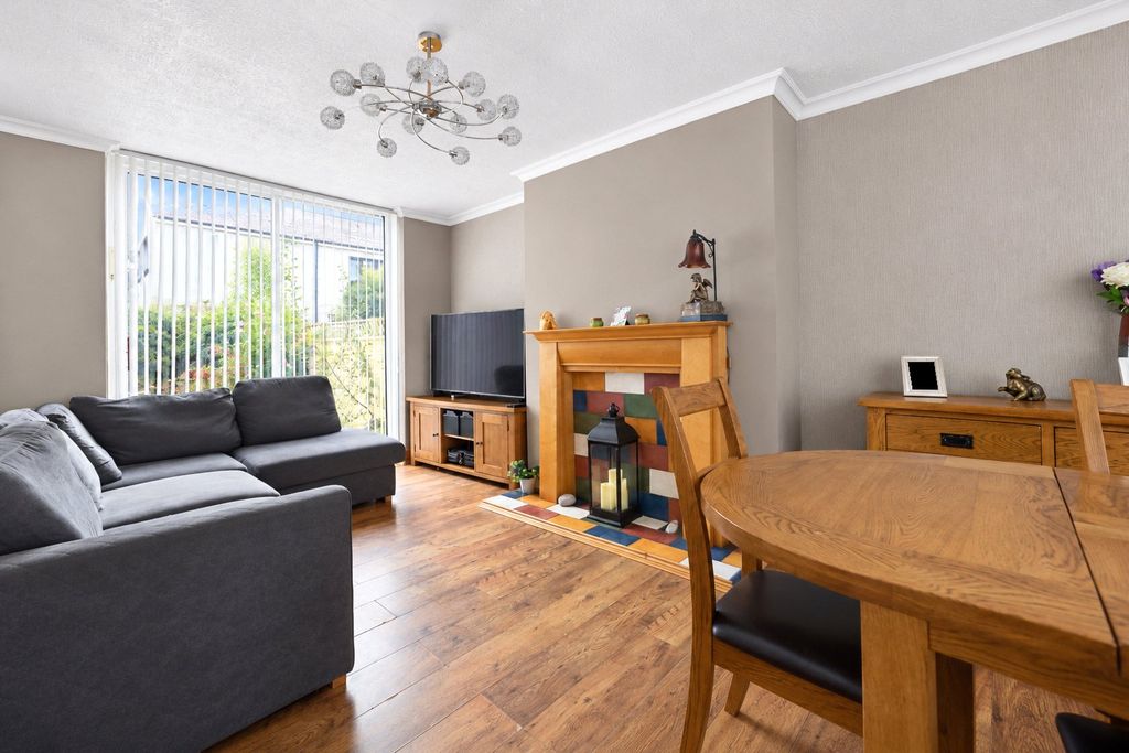 Property photo 2 of 29 Picture No. 35