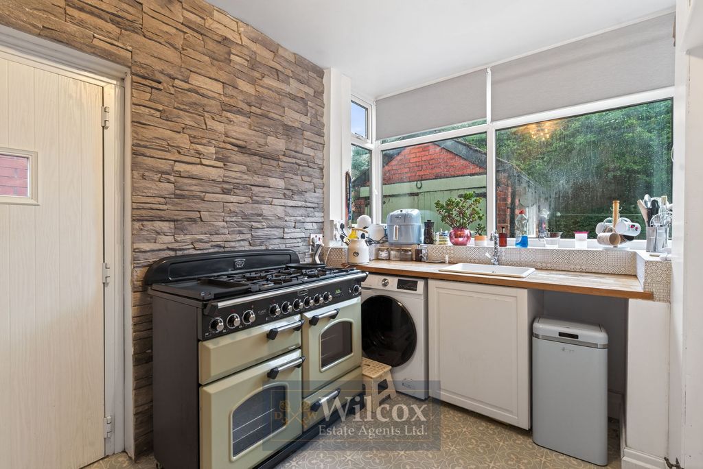 Property photo 3 of 23