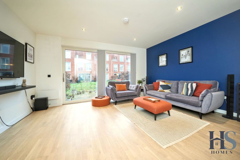 Property photo 3 of 21