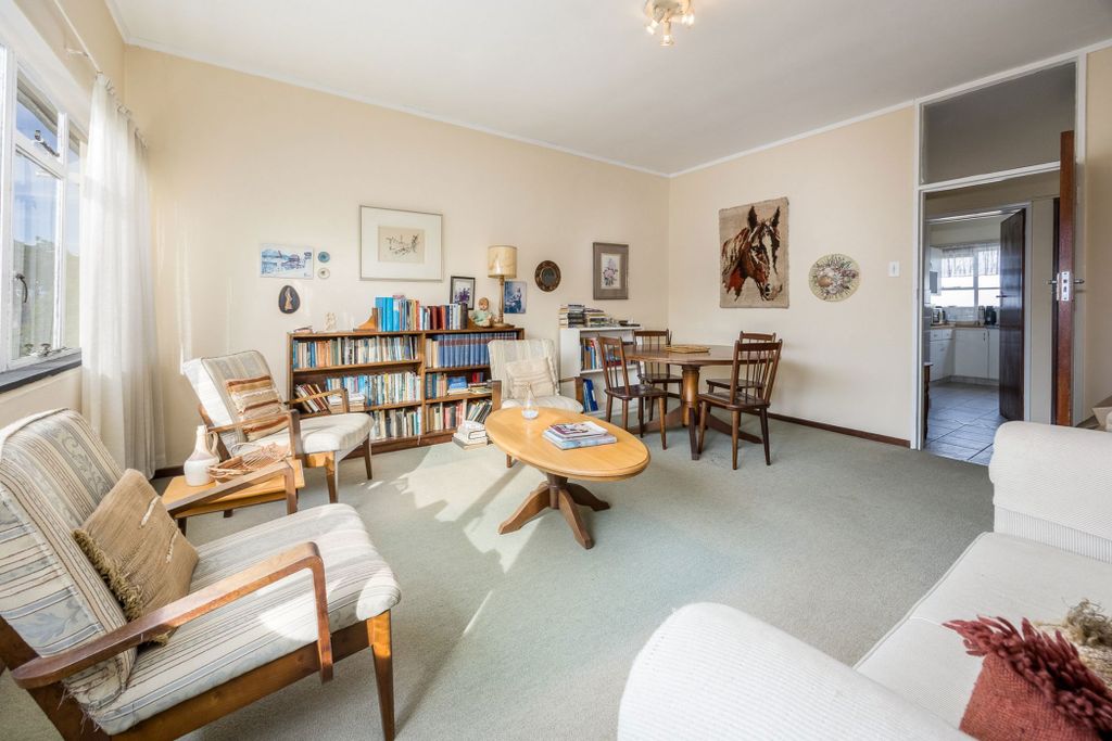 Property photo 1 of 17 Dbv1709595