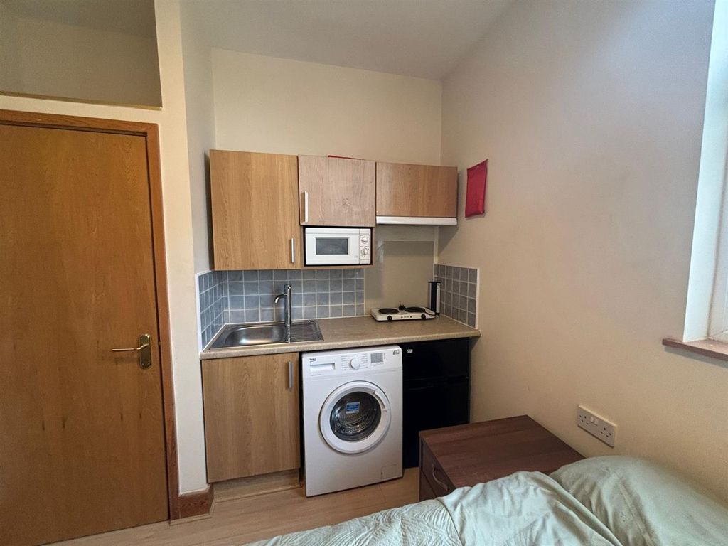 Property photo 3 of 5 Flat62.Jpg