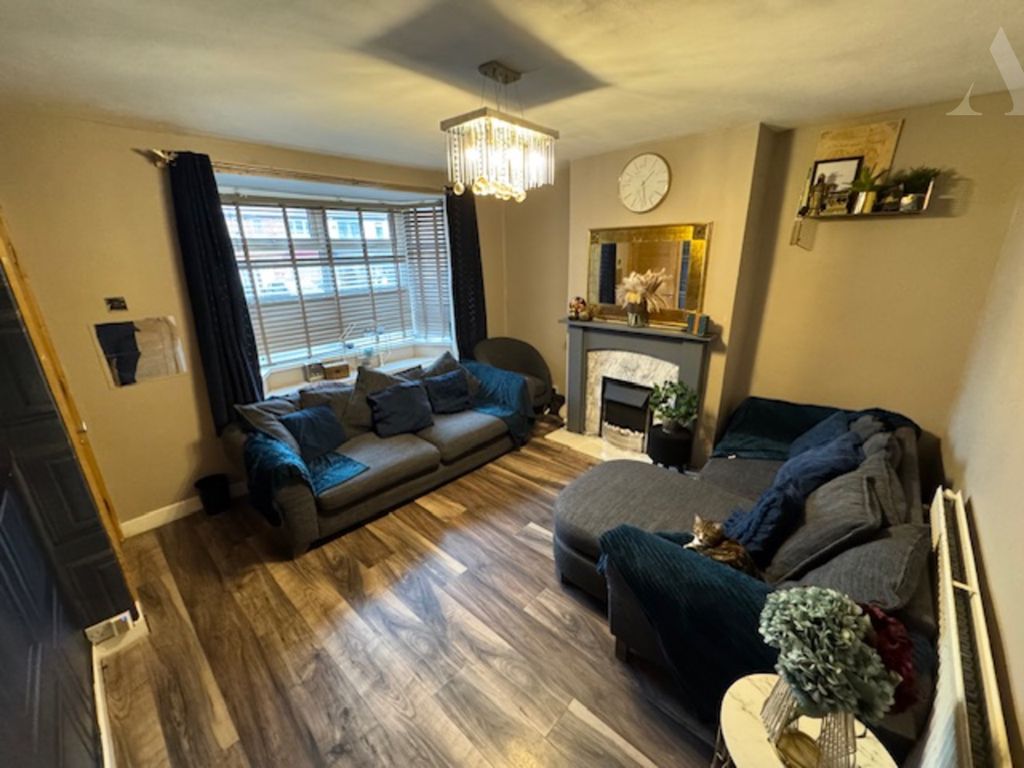 Property photo 2 of 11 14 Tufnel Grove Lounge