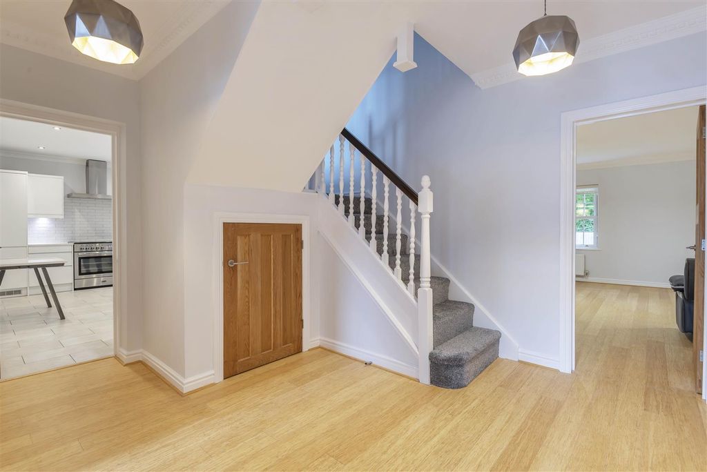 Property photo 2 of 18 Entrance.Jpg