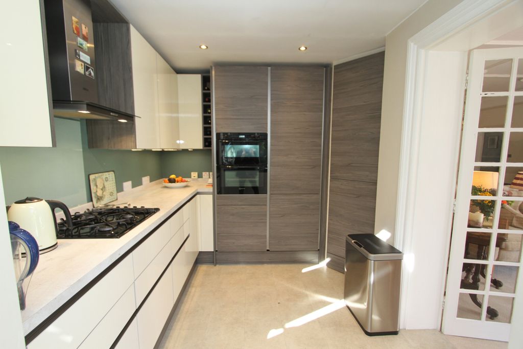 Additional image 12 of 2 bed flat for saleSilverdale Road, Eastbourne BN20