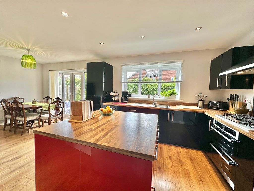 Property photo 2 of 26 13.Jpg