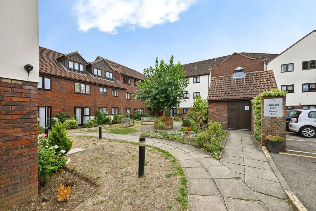 Property photo 1 of 16