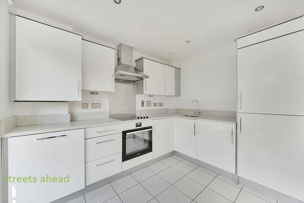 Property photo 2 of 12 9B15915c-E878-496...