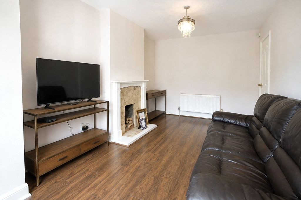 Property photo 3 of 11 Picture No. 17