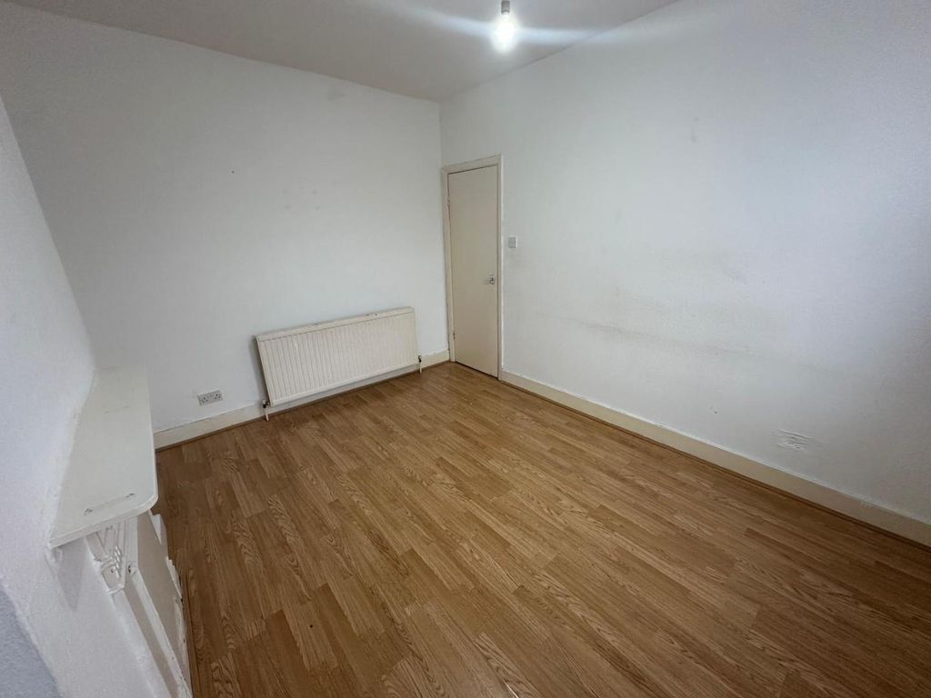 Property photo 3 of 10 3.Jpeg