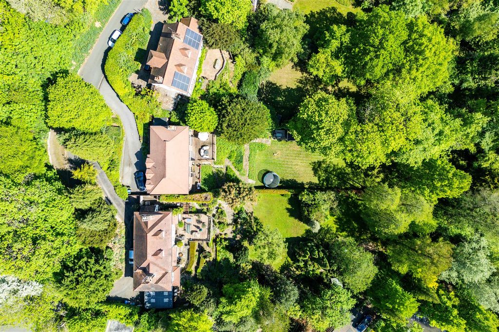 Property photo 2 of 27