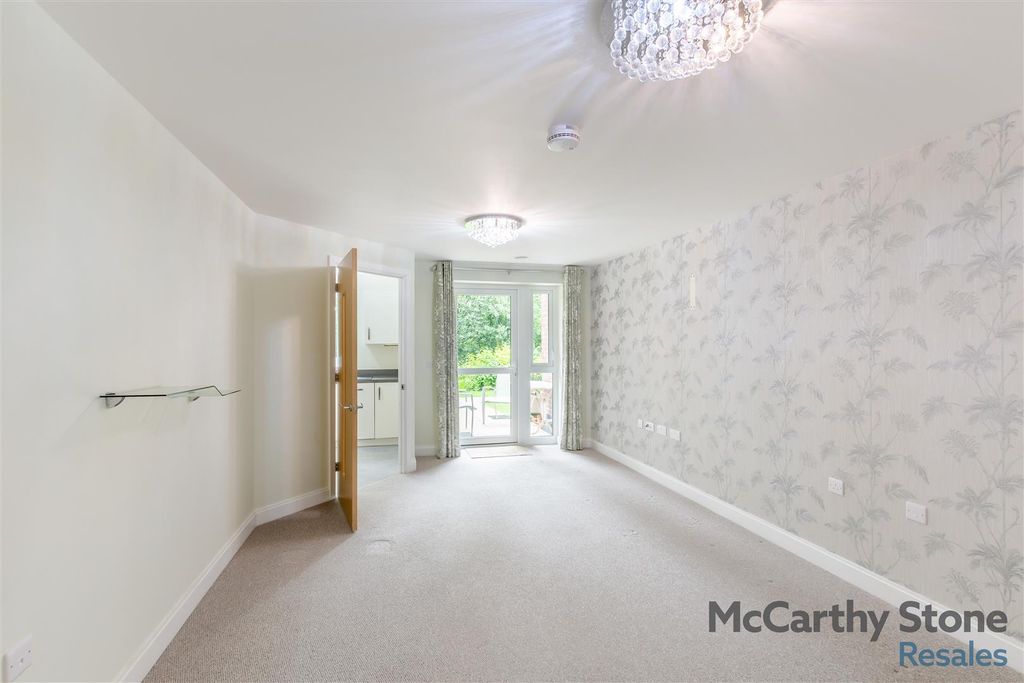 Property photo 3 of 20 8654475-Interior03.Jpg