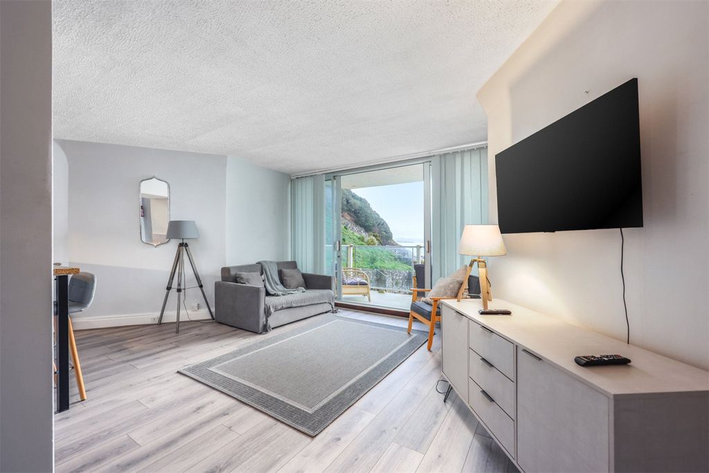 Property photo 2 of 11 Picture No. 01