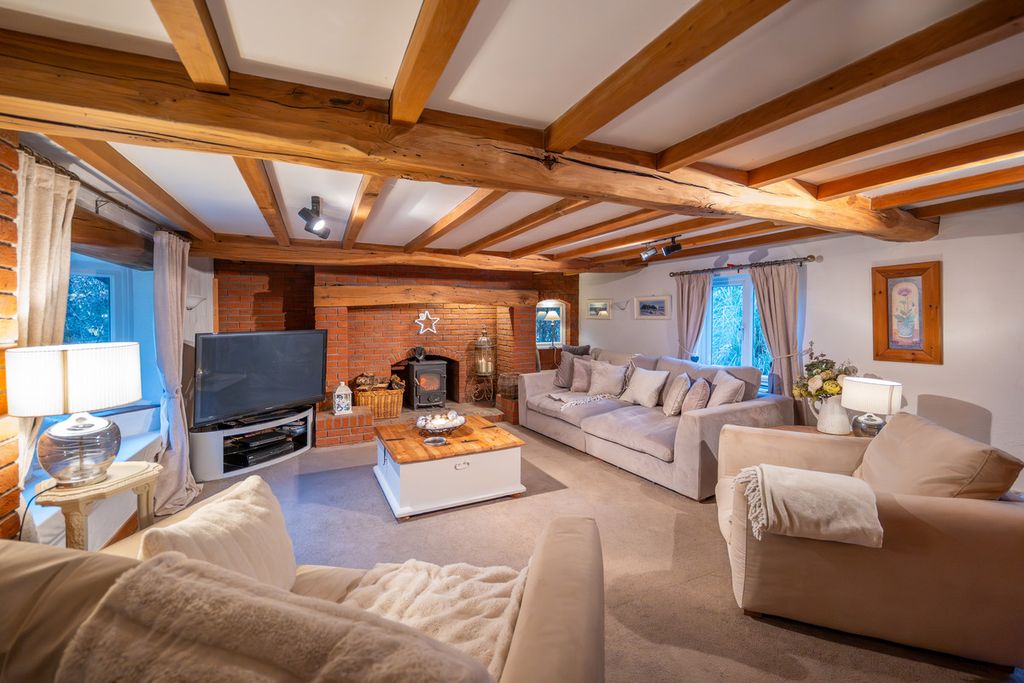 Property photo 2 of 31