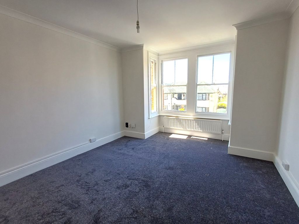 Property photo 2 of 8 Picture 2