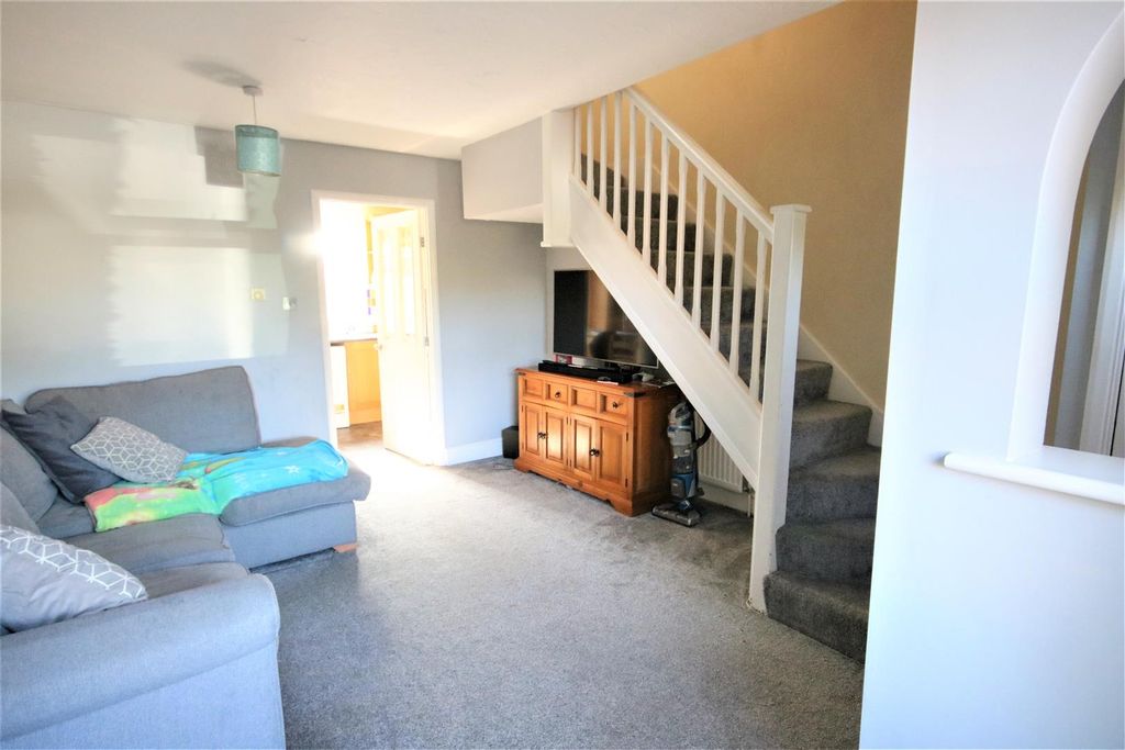 Property photo 2 of 9 Lounge