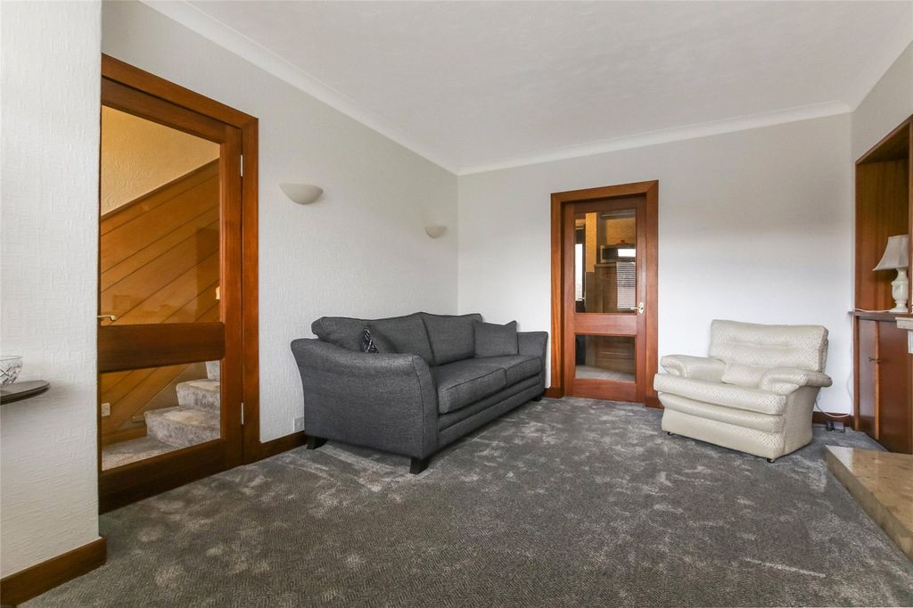 Property photo 3 of 16 3
